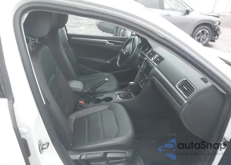 2017 Volkswagen Passat 1.8T R-Line from USA, damaged, VIN 1VWDT7A33HC077253